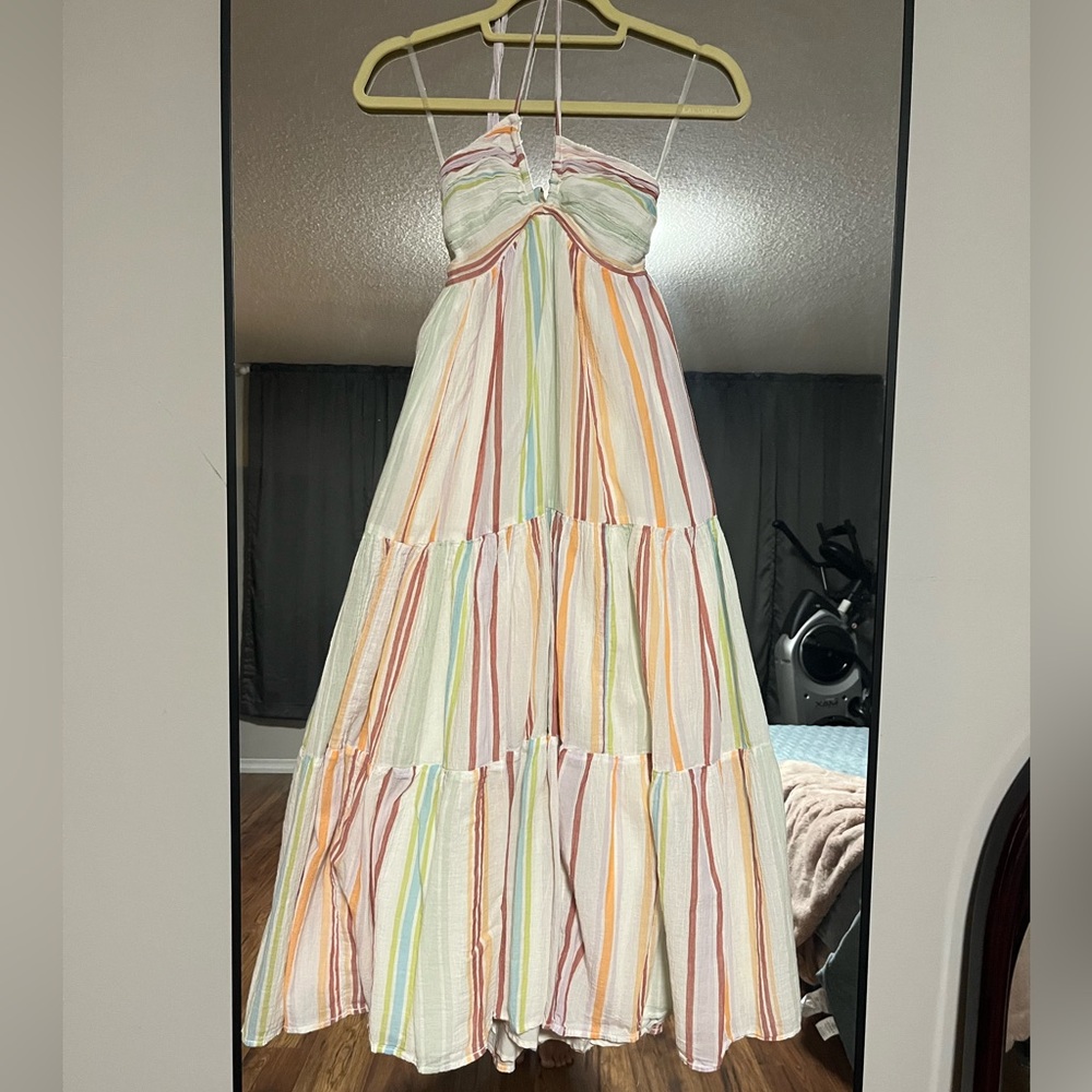 It has pockets! Halter midi dress
